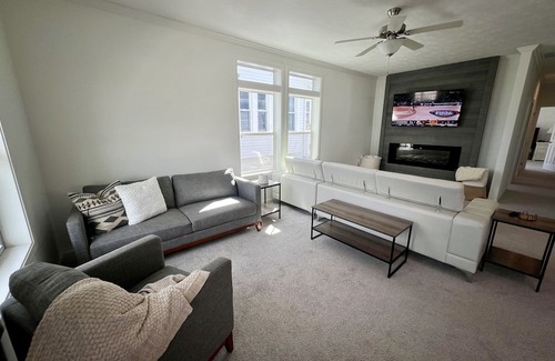 Port Clinton Cottage | New Construction ! With the beach and park out your front door
