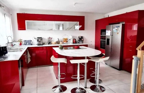 Clamart House | Homerez - Charming House in Clamart with Garden and Jacuzzi