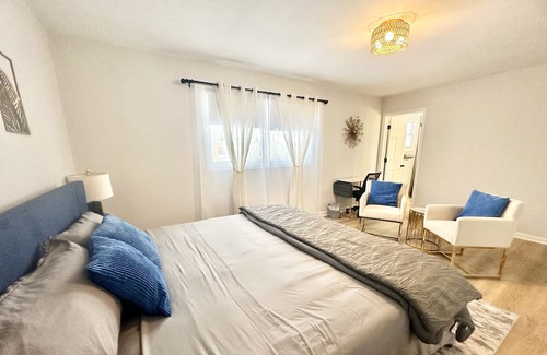 Hanover Park House | Beautiful Ranch, close to train station, fully fenced yard