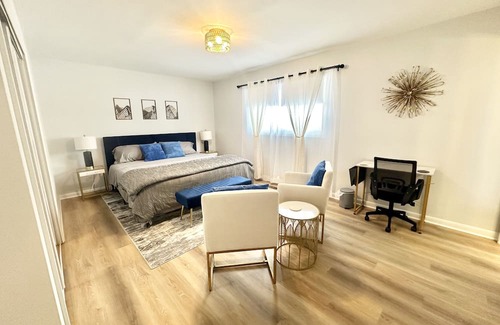 Hanover Park House | Beautiful Ranch, close to train station, fully fenced yard