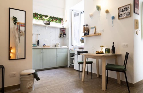 San Giorgio a Cremano Apartment | Detached house 5km from via Toledo, Vesuvius, Pompeii, Herculaneum. Pet friendly.