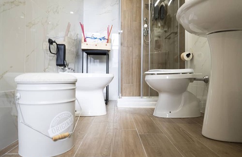 San Giorgio a Cremano Apartment | Detached house 5km from via Toledo, Vesuvius, Pompeii, Herculaneum. Pet friendly.