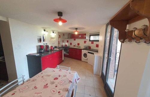 Le Bourget-du-Lac Apartment | Au Coeur des Alpes, Près du Lac, Logement de 50m² et Parking