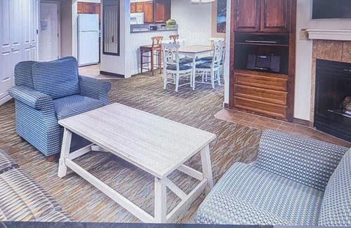 Round Hill Village Apartment | Cozy 1-bedroom apartment with WiFi and fitness room in lovely Zephyr Cove