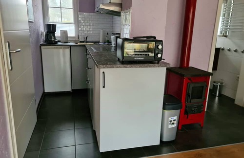 Joachimsthal Apartment | Apartment 'Bungalow Grün 2 Schlafzimmer' with Private Terrace, Shared Garden and Wi-Fi