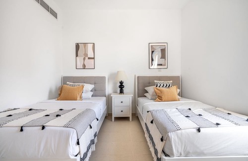 The Greens Apartment | GuestReady - Tranquil Greens and Views Escape