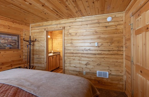 Island Park Cabin | KABINO: NEW! Hot Tub Fire Pit Trails Yellowstone WiFi