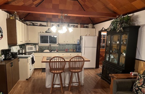 Lake St. Peter Cottage | Waterfront Cottage with two cabins