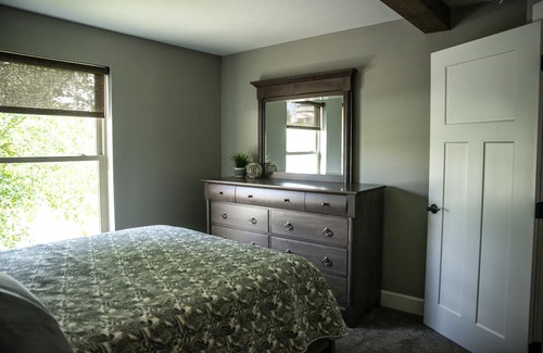 Somerdale House | 2 unit in Amish Country Spacious Lodge in Sugarcreek