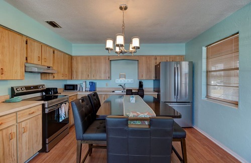 Sunny Pines Cottage | Cozy Cottage #2 in Daytona Beach. Relaxing beach views from patio!