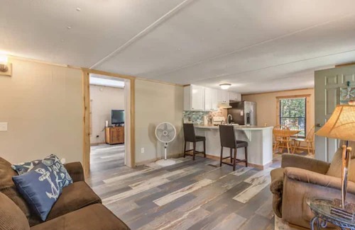 Hulbert House | Charming 4-bedroom house with AC and WiFi in pleasant Hulbert..