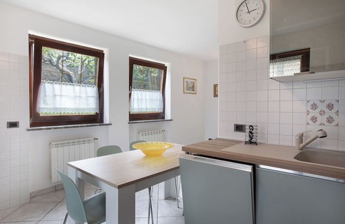 Charvensod Apartment | Apartment 'Reditus' with Mountain View, Private Terrace and Wi-Fi