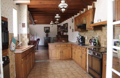 Saint-Martin-de-Fressengeas House | Holiday Home 'La Jarisse' with Private Terrace, Private Garden and Wi-Fi