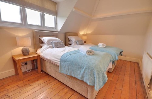 Westbourne Apartment | BOURNECOAST: Maisonette with balcony and parking - close to the beach - FM8539