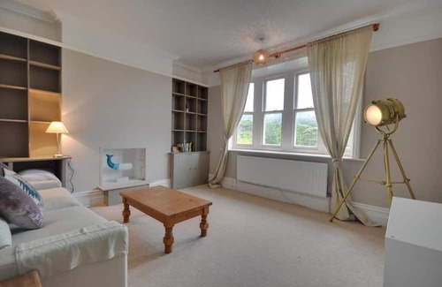 Westbourne Apartment | BOURNECOAST: Maisonette with balcony and parking - close to the beach - FM8539