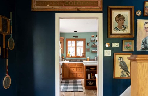 Mississippi Mills House | Waterfront Cottage with Sauna, Fire Pit, and Kayaks—A Film-Themed Experience!