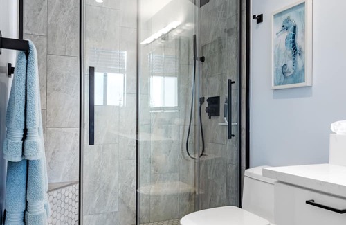 The Strand House | NEWLY RENOVATED HOME - Available August 2024 - 2 BLOCKS TO BEACH!
