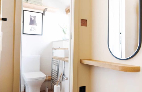 Tideswell Cottage | Quirky 2 bedroom stone cottage in the vibrant village of Tideswell.