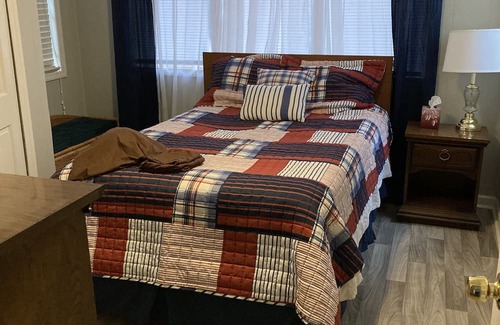 Anderson House | Lake Hartwell - Clemson Get Away