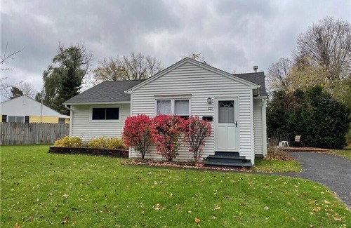 Fayetteville House | Adorable Fayetteville Ranch, great walkability, close to Town Center