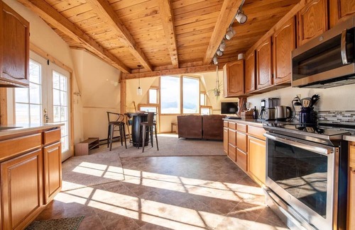 Westcliffe House | Spacious Geodesic Dome Home with Stunning Mountain Views - Walk to Westcliffe