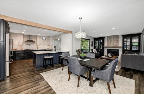 Silver Lake Condo | Luxury 2 bd Perfect for Traveling Professionals!