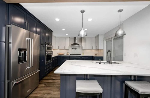 Silver Lake Condo | Luxury 2 bd Perfect for Traveling Professionals!