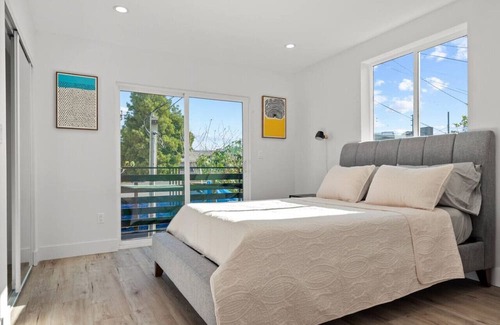 Vernon House | Home in Arts District w/ Parking