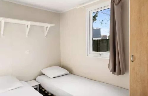 Cande-sur-Beuvron House | Campsite La Grande Tortue***** - Comfort Mobile Home 4 Rooms 6 People