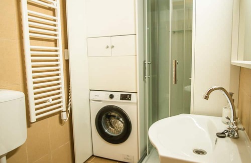 Kecskemet Apartment | Entire Flat in Kecskemét Center