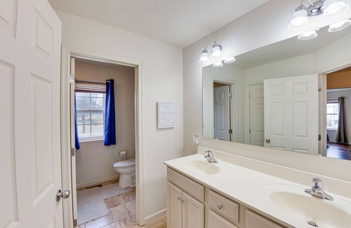 Rossville House | Spacious Manchester Vacation Rental - Pet Friendly