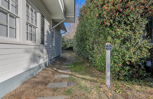 Terry Sanford Apartment | The Goodview Loft in Haymount