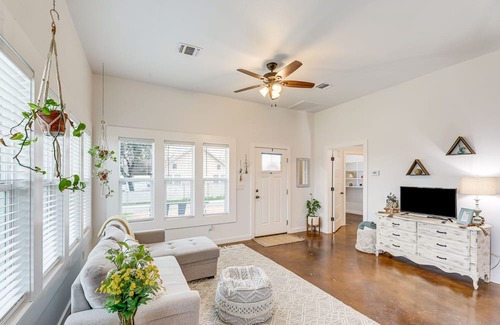 La Grange House | Downtown La Grange Vacation Rental Near Wineries