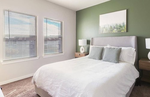 Brooks City Base Apartment | Landing at The Anderson at Brooks - 2 Bedrooms in Stinson Airport Vicinity