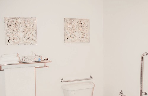 Hinton Apartment | 🏔 Modern | Cozy | Views | Firepits | Fireplace | Near Jasper National Park ⛰