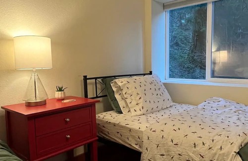 Kalama Cabin | Cozy Cabin on the River