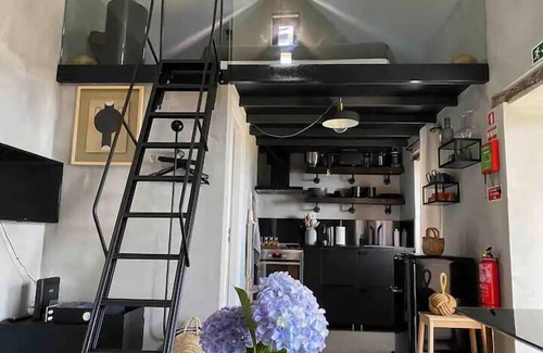 Tabua Cottage | THE L Lodge Elegant Country Cottage With Garden