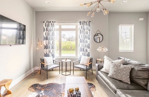 Haynes Area House | Skyline Views w/ Private Heated Rooftop Patio