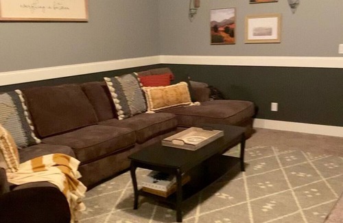 Speed House | Kentucky Derby 150! Private Home all Brick, 3 car garage w/hot tub