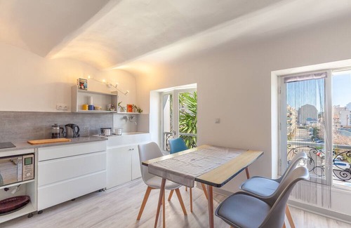 Baille Apartment | Apartment 'Au Berceau' with Wi-Fi