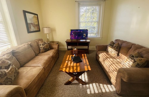 Clemmons Apartment | Take it easy at this unique and tranquil getaway