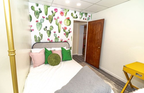 San Clemente House | Historic Central Tucson Casa Clemente minutes from Downtown, UofA Pet Friendly