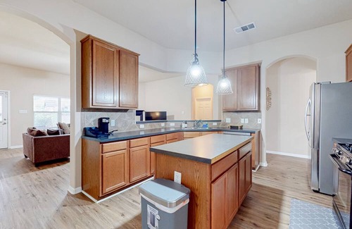 Speyside House | Northeast Austin home with enclosed yard, single-story interior, AC, & W/D