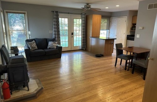 Milford House | Detached in law suite. Murphy bed, close to the hospital, 20 mins from the beach