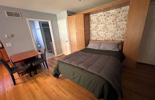 Milford House | Detached in law suite. Murphy bed, close to the hospital, 20 mins from the beach