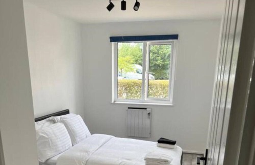 Enfield Lock Apartment | Modern luxury two-bedroom apartment