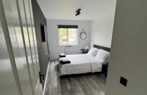 Enfield Lock Apartment | Modern luxury two-bedroom apartment