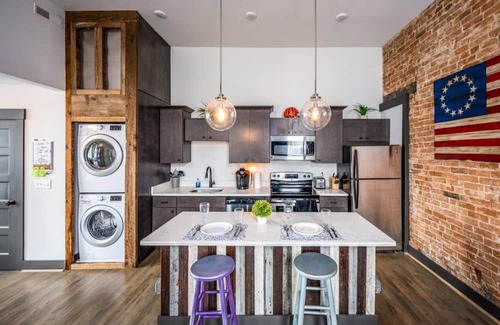 Over-the-Rhine Apartment | Luxury OTR Condo CLEAN, CABLE, WIFI, LOCATION!
