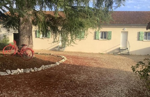 Gondeville Apartment | Gîte Pour 4 Personnes au Milieu du Vignoble Charentais