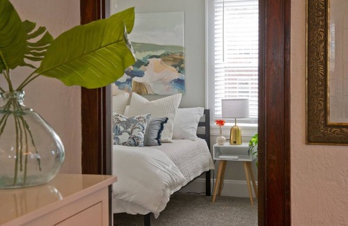 Oakley Apartment | Fresh and Fun Atlantic #2 Sleeps 4